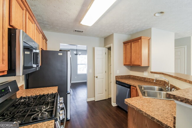 Building Photo - 3819 Bay Cove Tr SE