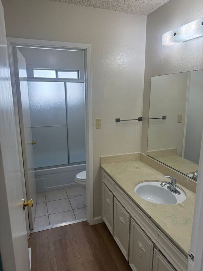 Building Photo - Beautiful 3 Bedroom 2 Bath Duplex in Castro Valley School District