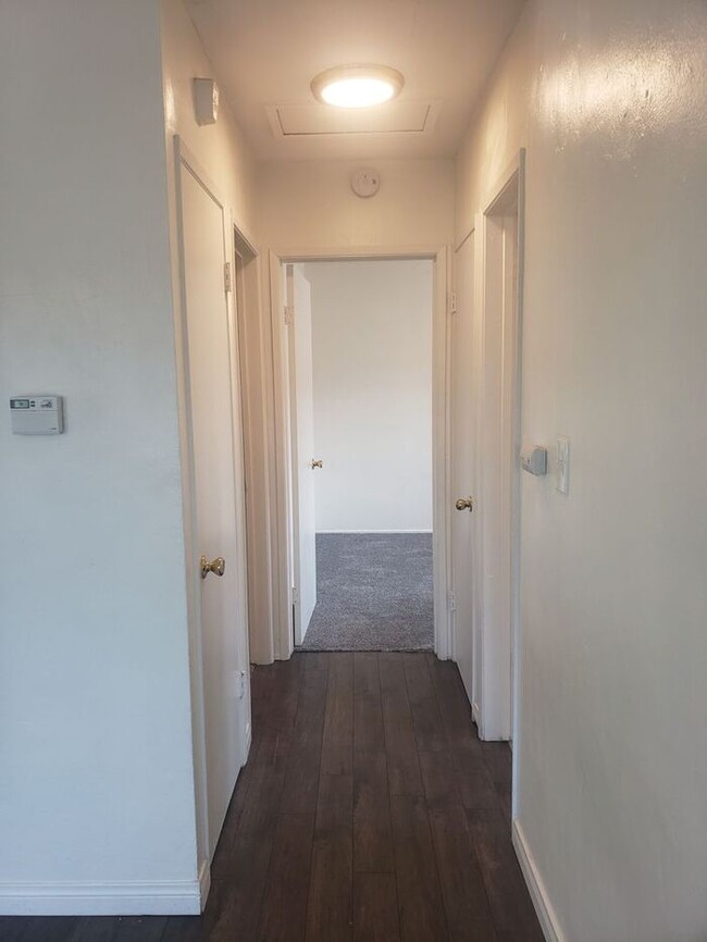 Building Photo - MOVE-In Special-Spacious La Mesa 2BR/1BA e...