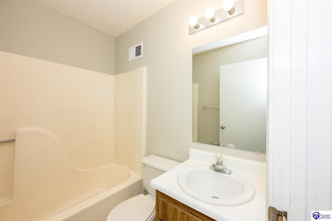 Building Photo - 173 Creekvale Dr