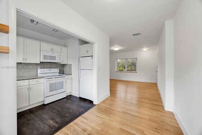 Building Photo - 5510 SW 76th St