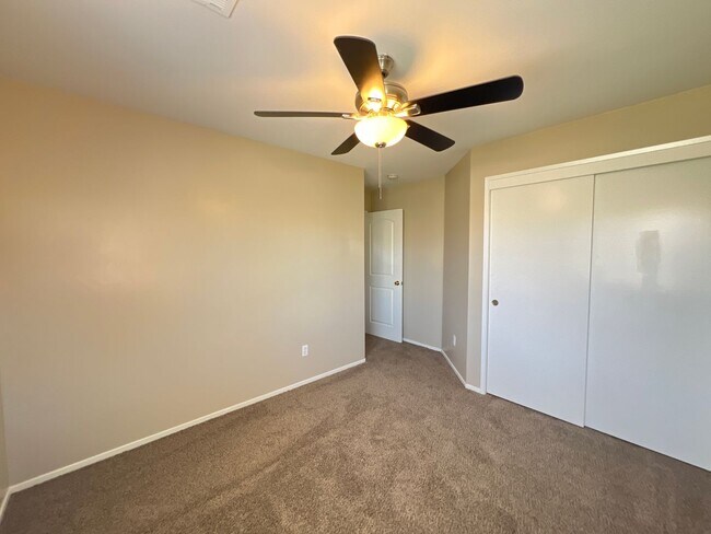 Building Photo - Northwest Bakersfield