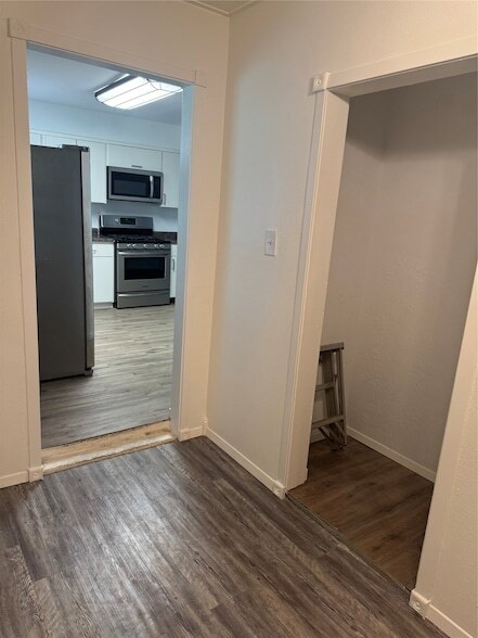 Building Photo - 935 Creager St