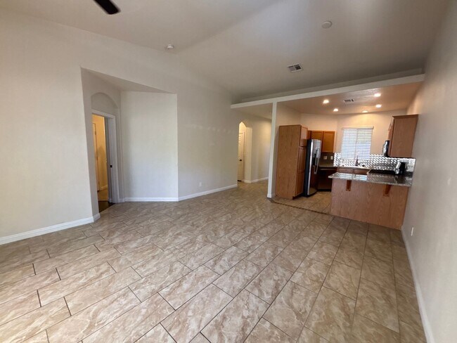 Building Photo - ***MOVE-IN SPECIAL!!!*** 2-Bedroom, 2-Bathroom Townhome located in Henderson, Nevada