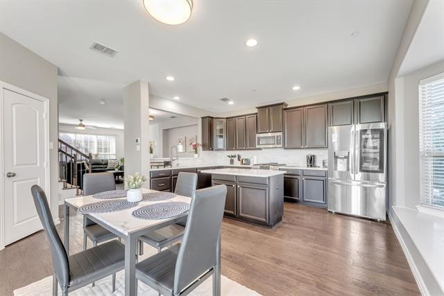 Building Photo - 7880 Oxer Dr