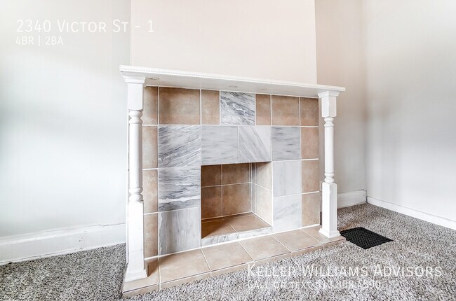 Building Photo - 2340 Victor St