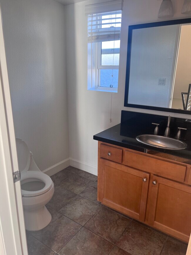 1/2 powder room - 14907 Moorpark St
