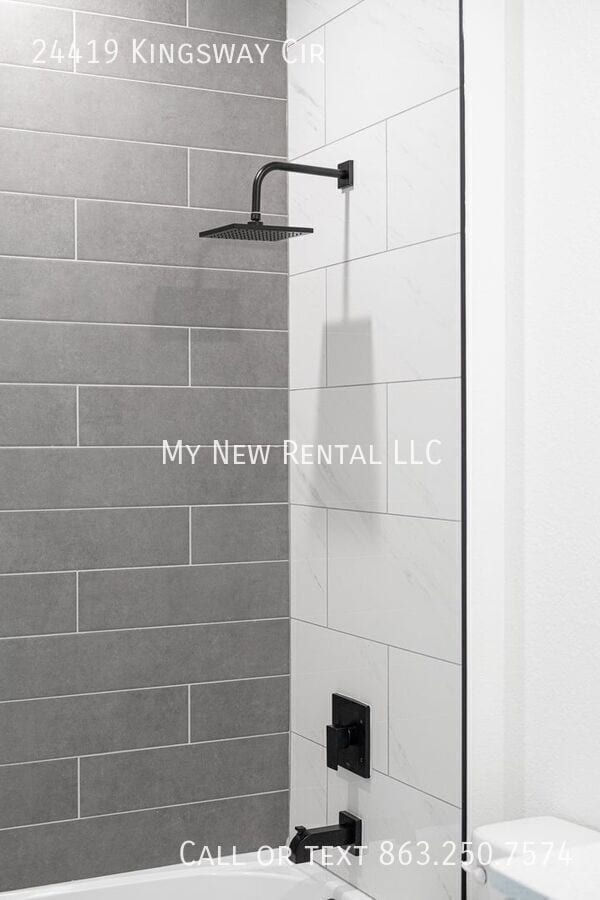 Building Photo - 24419 SW Kingsway Cir