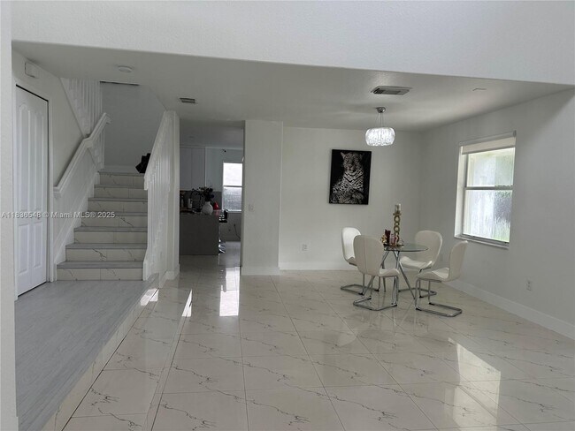 Building Photo - 16650 SW 61st Ln