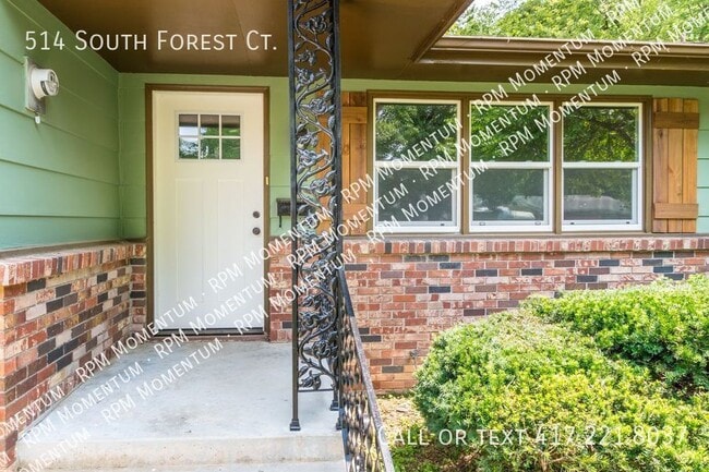 Building Photo - 514 S Forest Ct