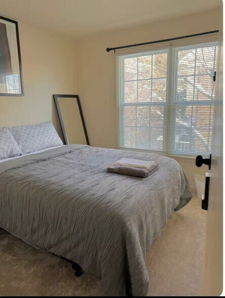 Building Photo - 10946 Rampart Way