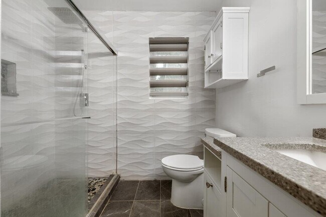 Building Photo - 1003 Minda Dr