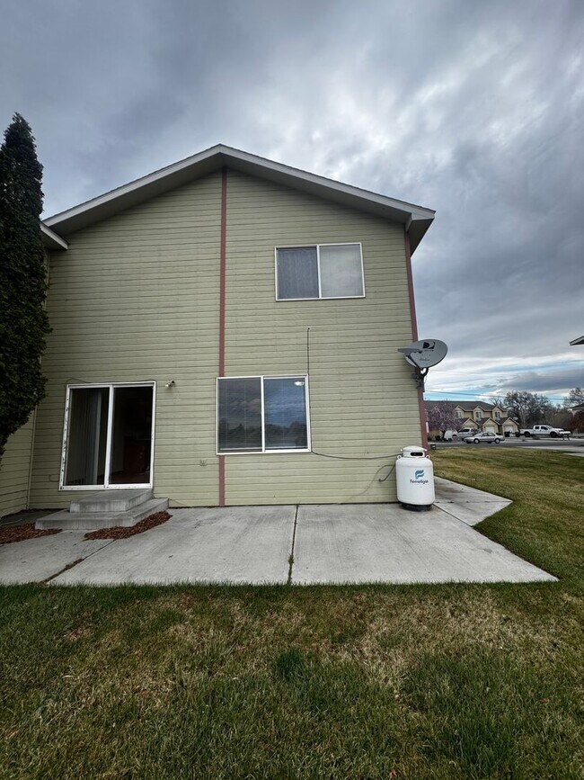 Building Photo - Waterfront Duplex for Rent!!