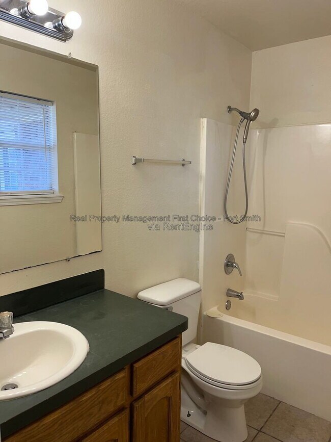 Building Photo - 3509 Price Cir