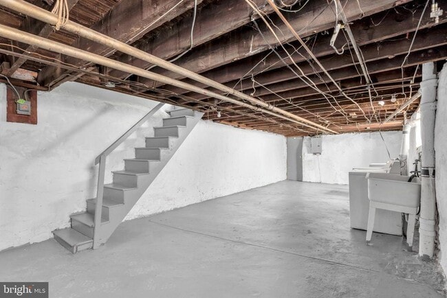 Building Photo - 4056 Ellendale Rd