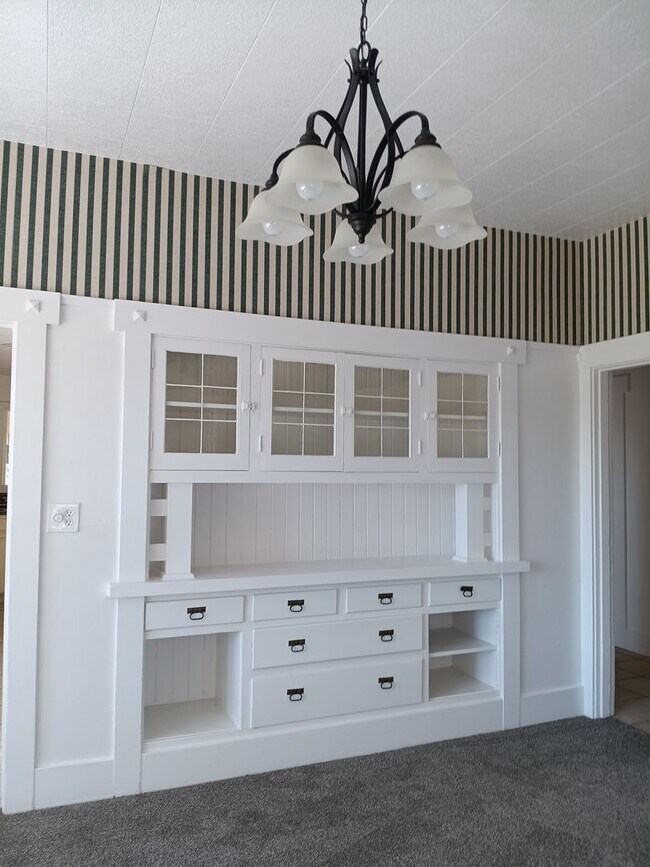 Building Photo - Beautiful Secluded Farmhouse & Shop is Available!