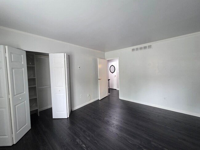Building Photo - 2425 Arbor Ct