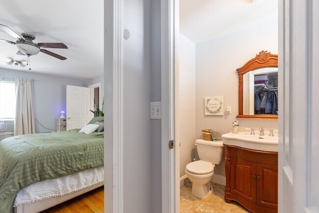 Building Photo - 36-38-38 Priesing St