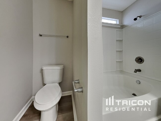 Building Photo - 819 Chablis Dr