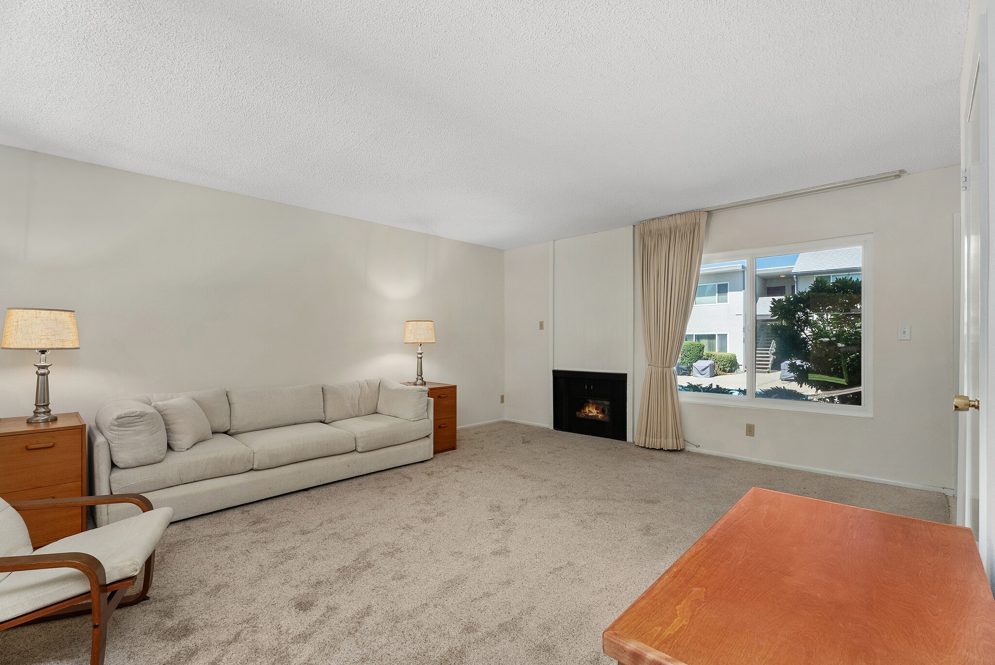 Building Photo - 25837 Oak St