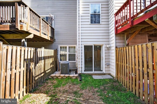 Building Photo - 16294 Taconic Cir