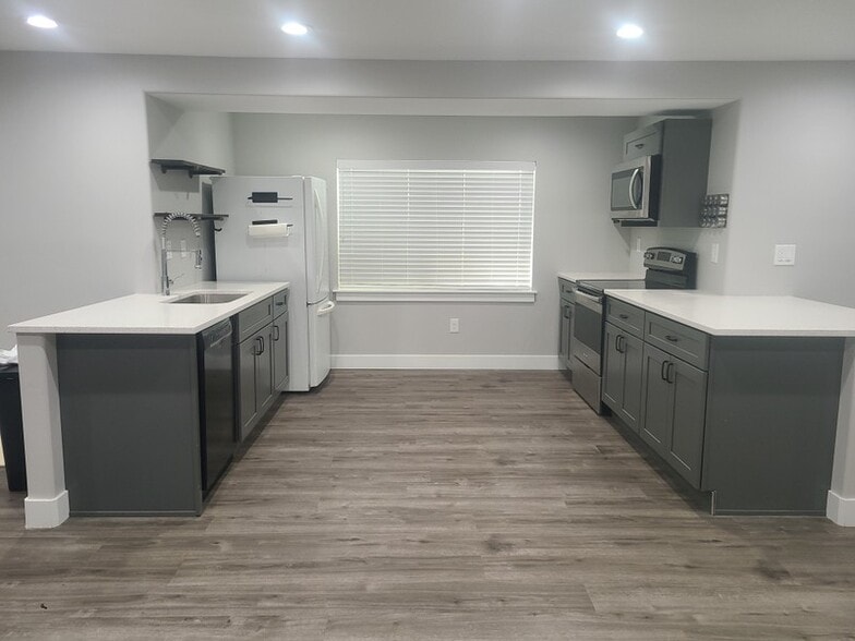Building Photo - 6511 Indigo Dr