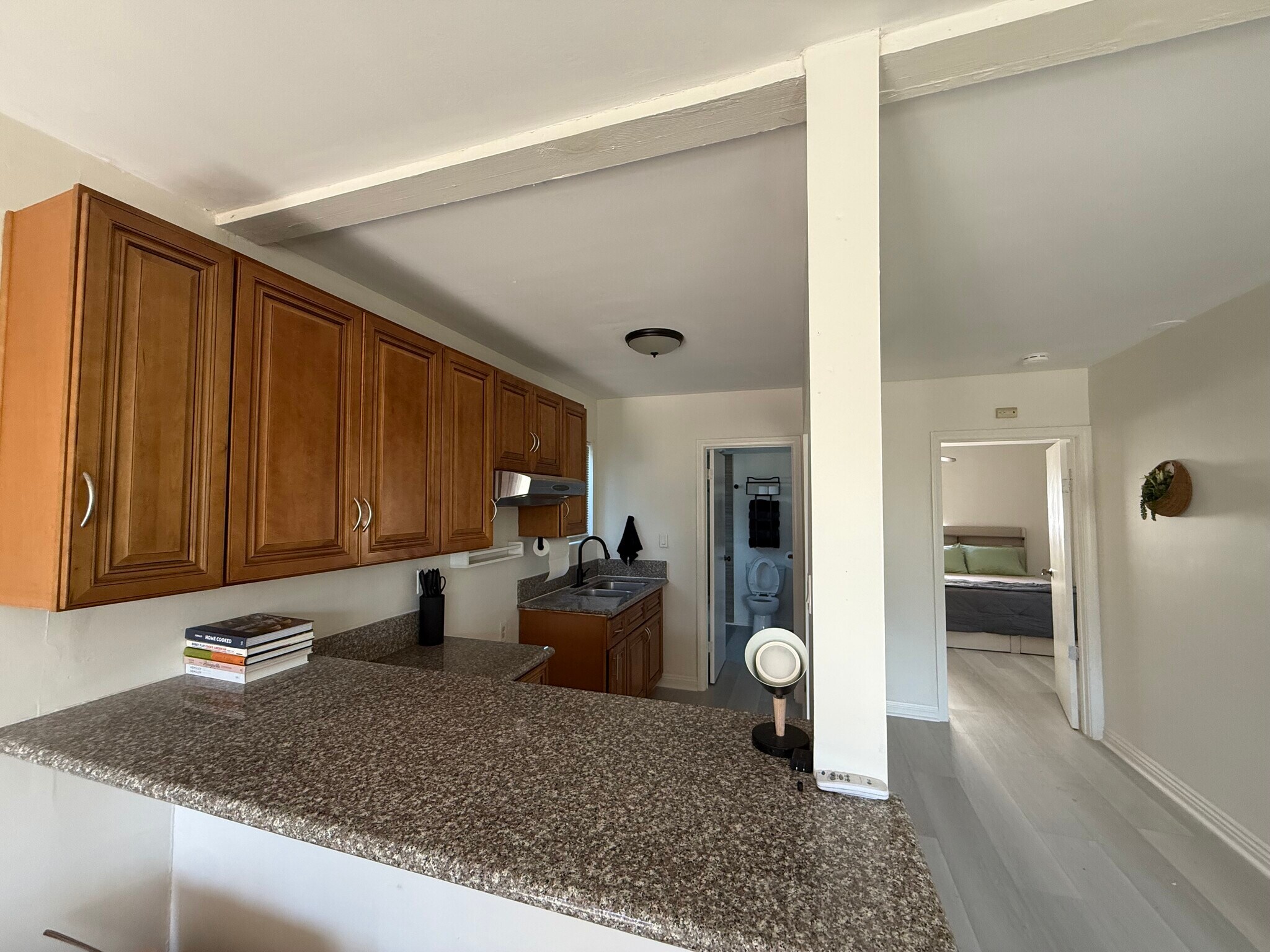 Building Photo - 7115 Somerset Blvd