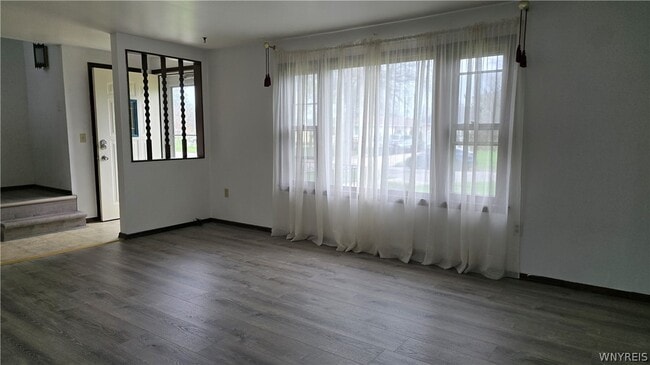 Building Photo - 182 Woodcrest Dr