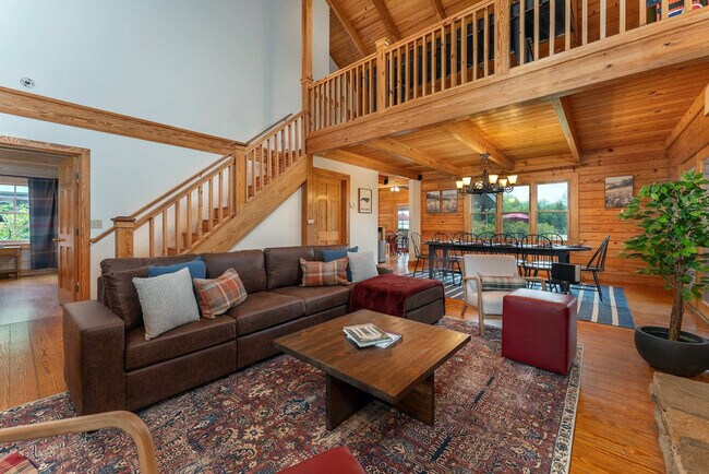 Building Photo - 2224 Brevard Rd