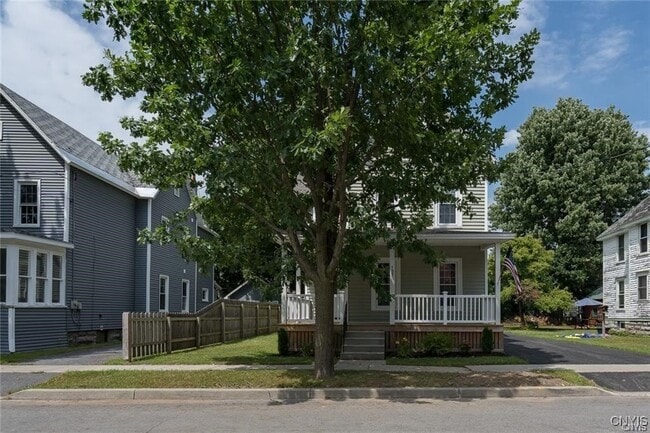 Building Photo - 137 St Mary St