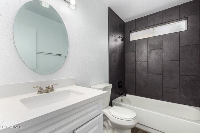 Building Photo - 19 W Piute Ave