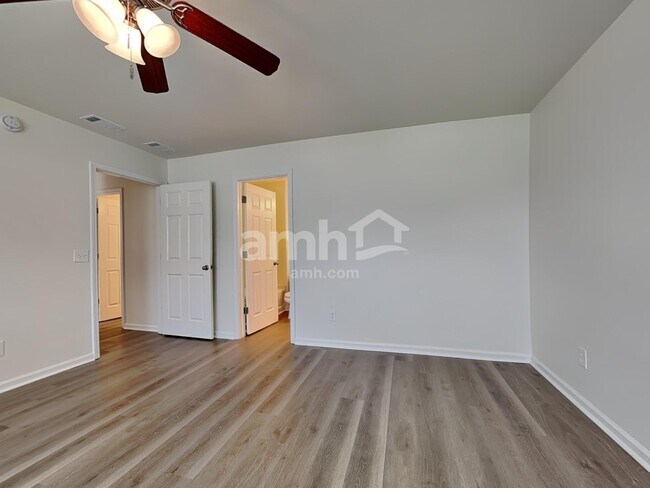 Building Photo - 312 Windmill Dr