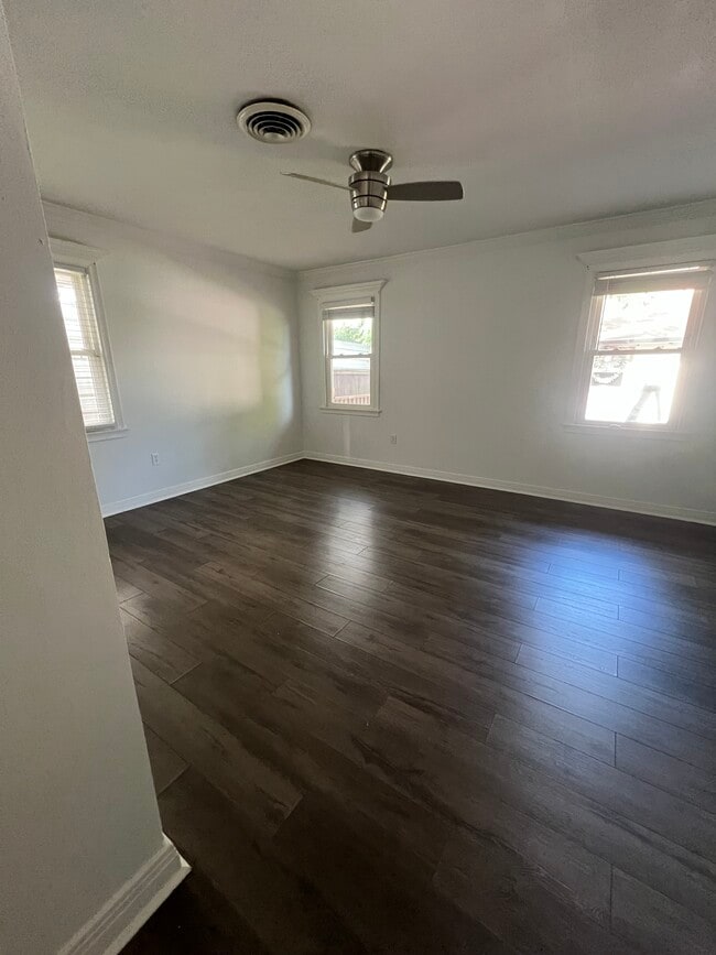 Building Photo - 912 Houma Blvd