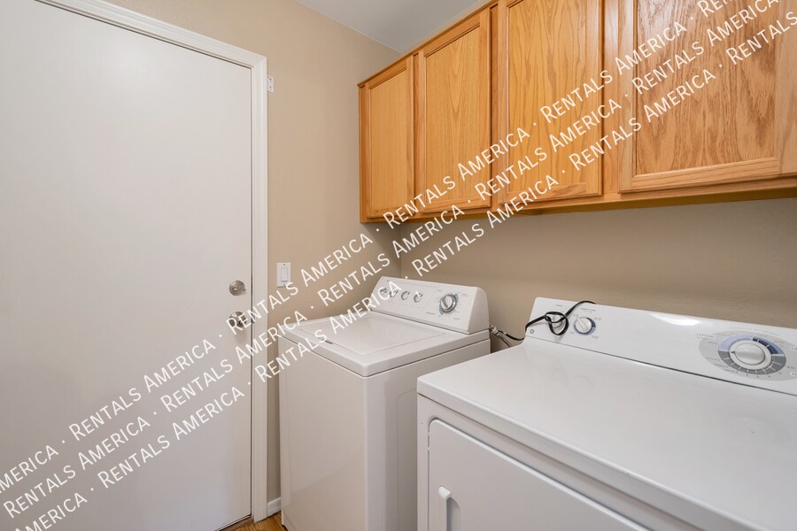 Building Photo - 30740 Maple Chase Dr