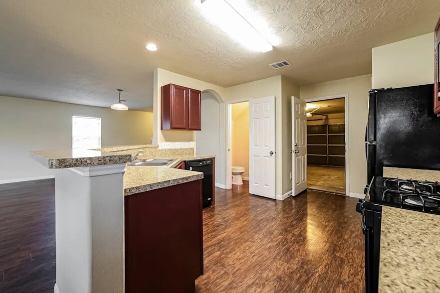 Building Photo - 12633 Lady Slipper Rd