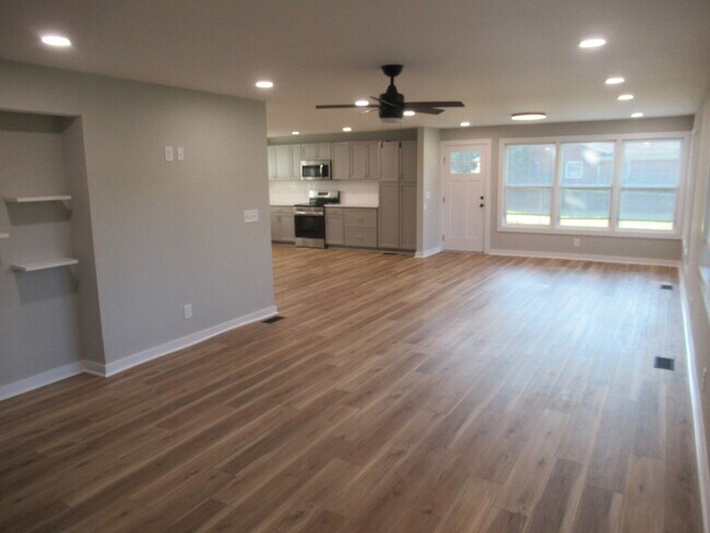 Building Photo - Spacious, Move-In Ready Rental with Modern Updates on the West Side of Lincolnton!