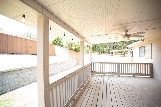 Building Photo - 8 Turtle Creek Ct