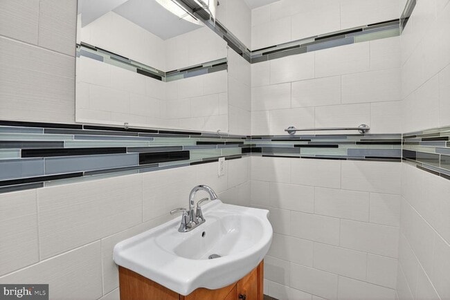 Building Photo - 424 Q St NW