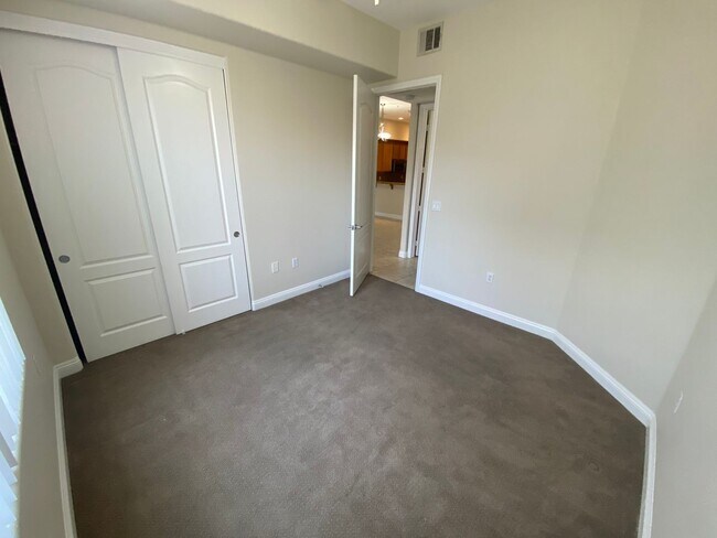 Building Photo - 68 E Serene Ave