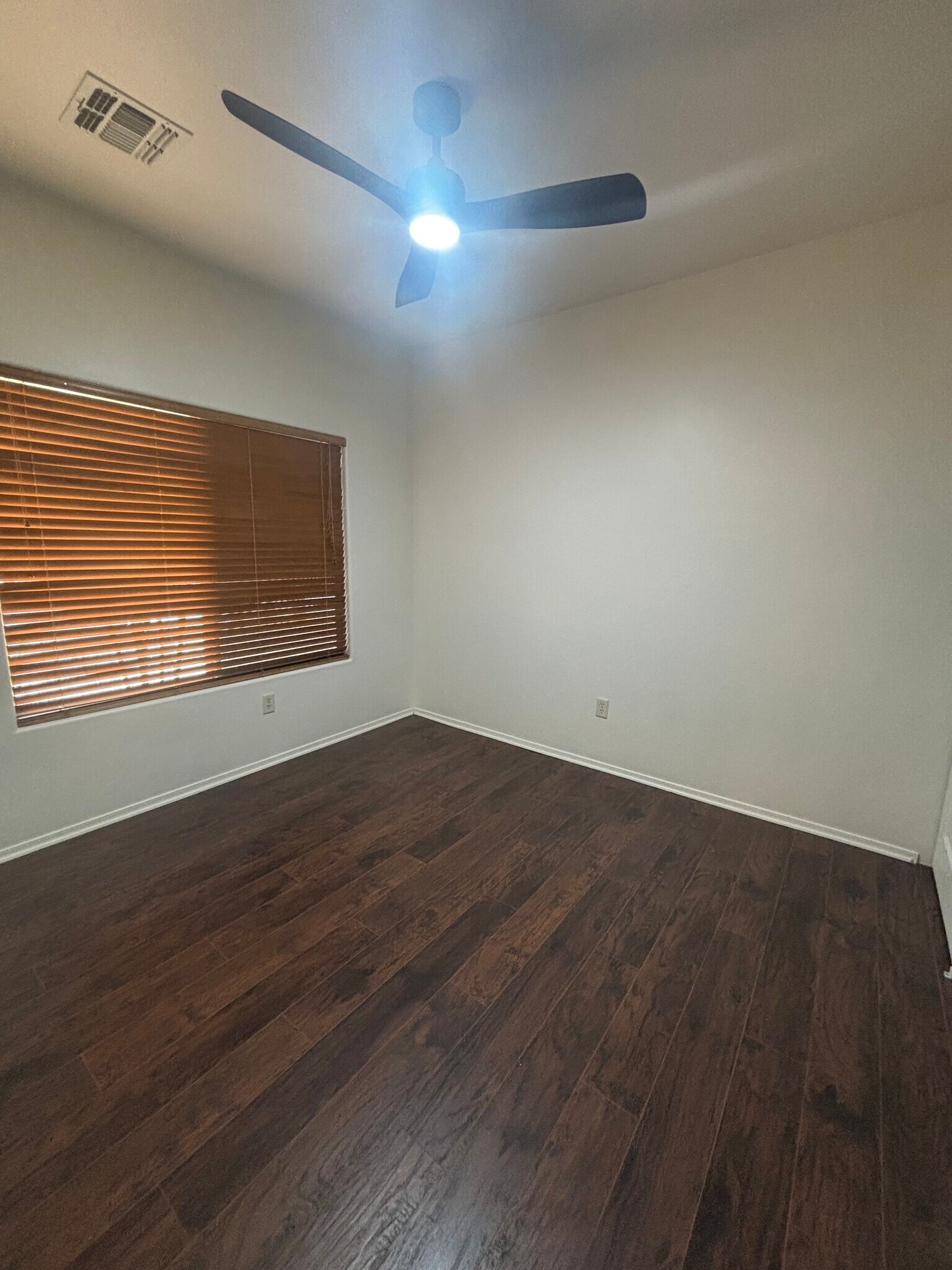 Building Photo - 5305 W Olivine Dr