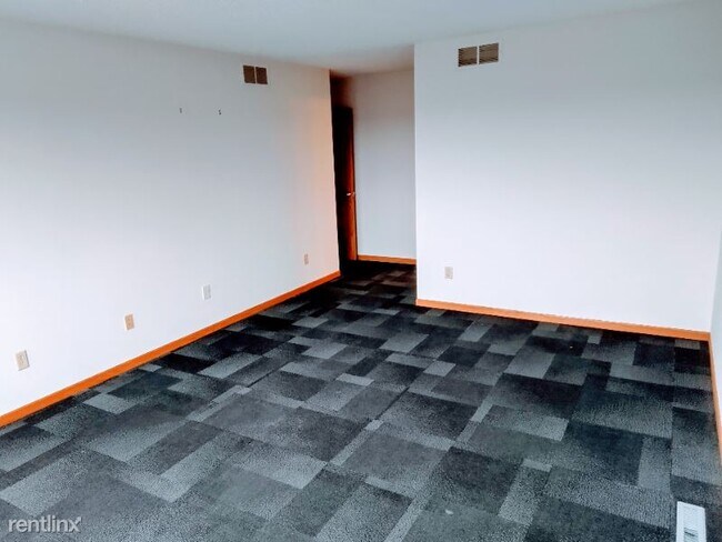 Building Photo - 3 br, 3 bath Townhome - 1530 Cottage Dr