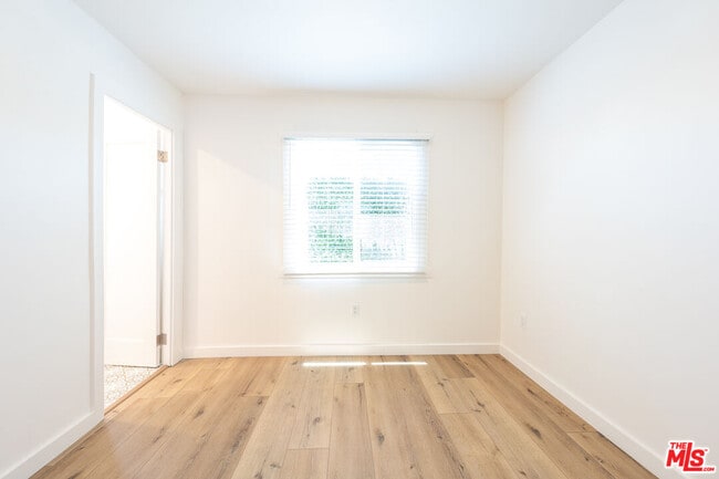 Building Photo - 314 N Venice Blvd