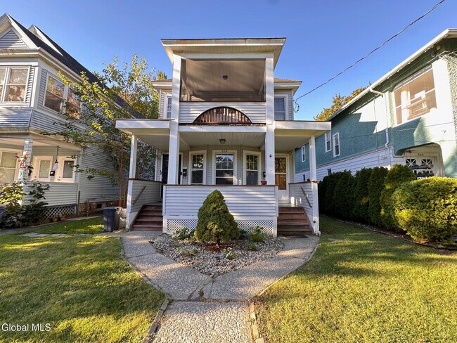 Primary Photo - 864 Myrtle Ave