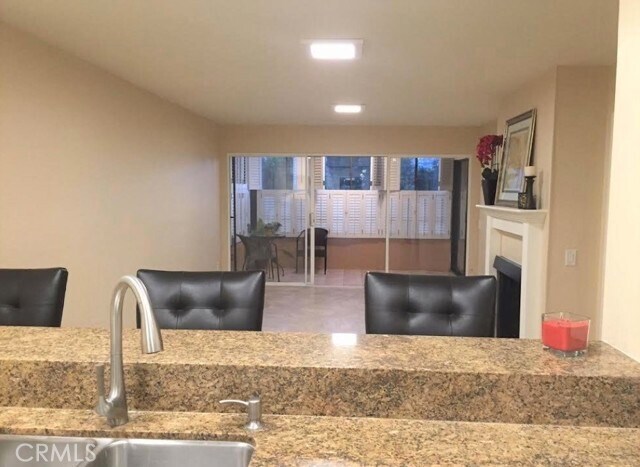 Building Photo - 225 N Rose St