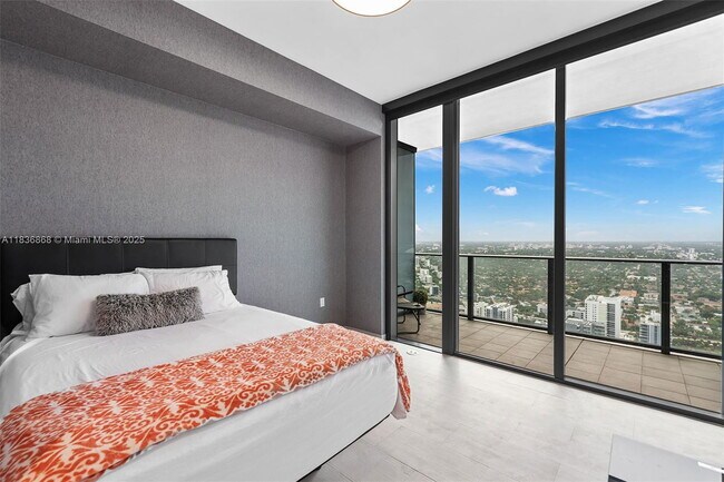 Building Photo - 1000 Brickell Plaza