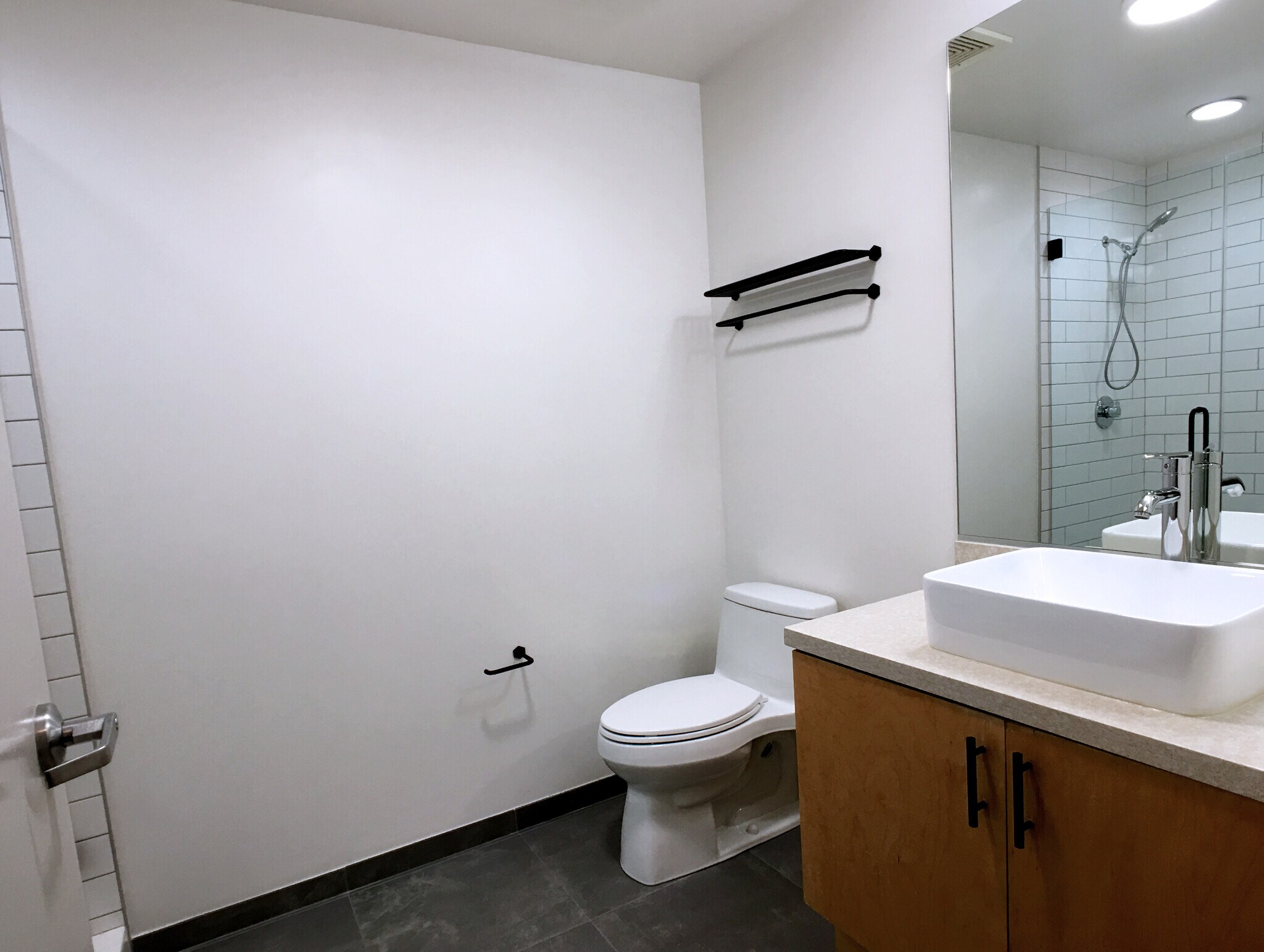 Building Photo - 1130 S FLOWER St