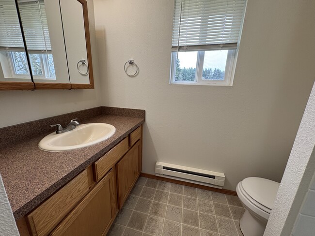 Building Photo - 2633 Wilderness Dr SE