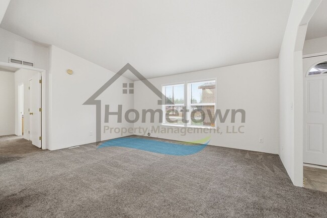 Building Photo - 3 Bedroom 2 Bathroom Home with Attached 2-Car Garage Available in Athol!