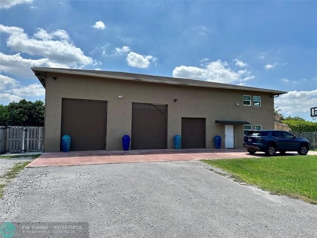 Building Photo - 1650 SW 117th Ave