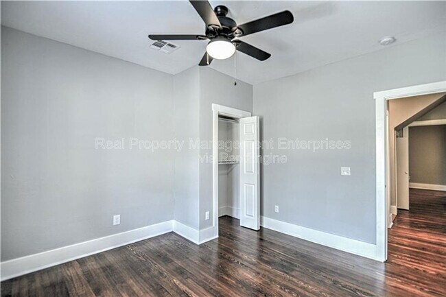 Building Photo - 1118 NW 33rd St